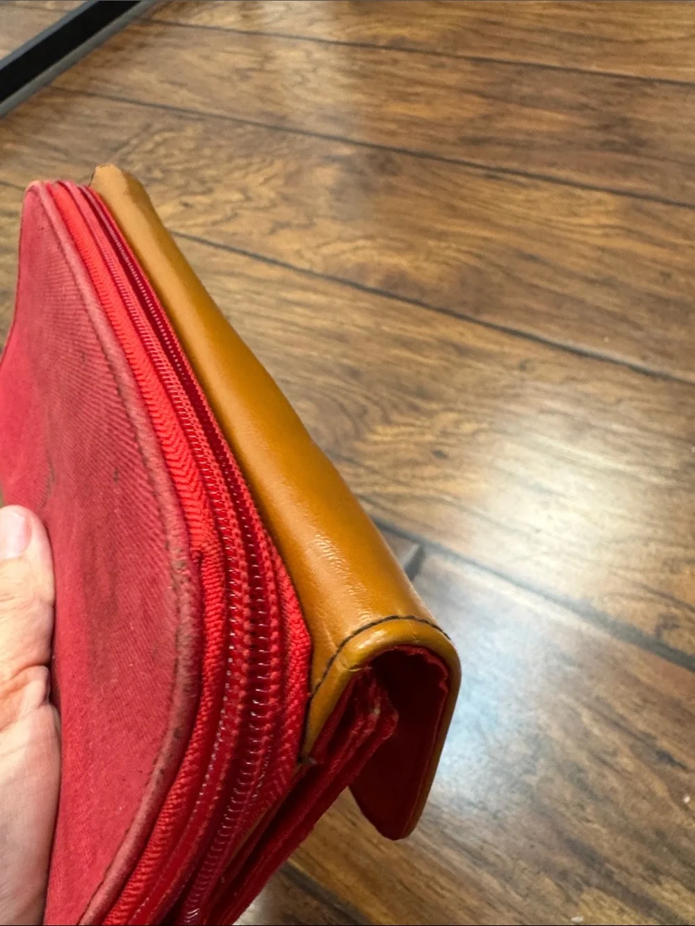 Disney Winnie the Pooh Red Brown Wallet Sketch Zip Around Wristlet